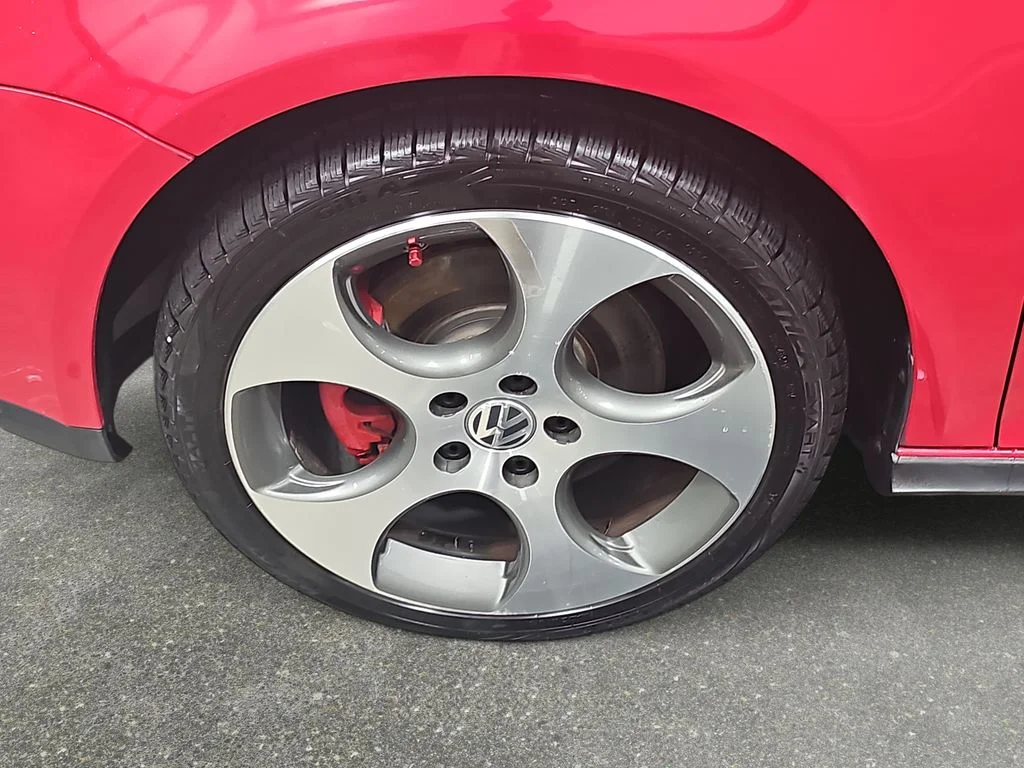 Used 2006 Red Volkswagen Base image 32