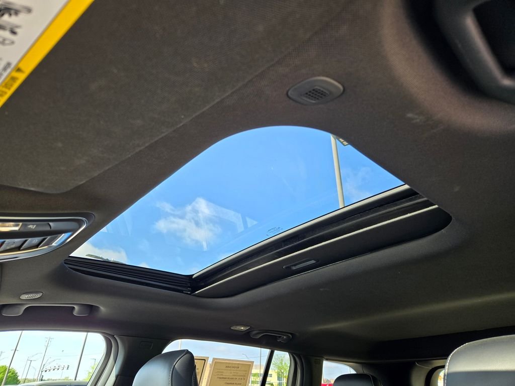 Used 2025 White Jeep Altitude X image 27