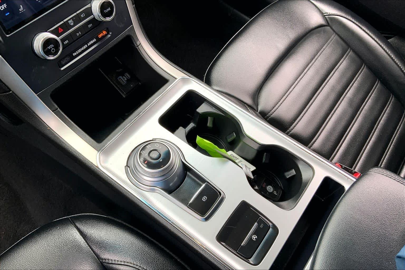 Used 2022 Oxford White Ford SEL image 15