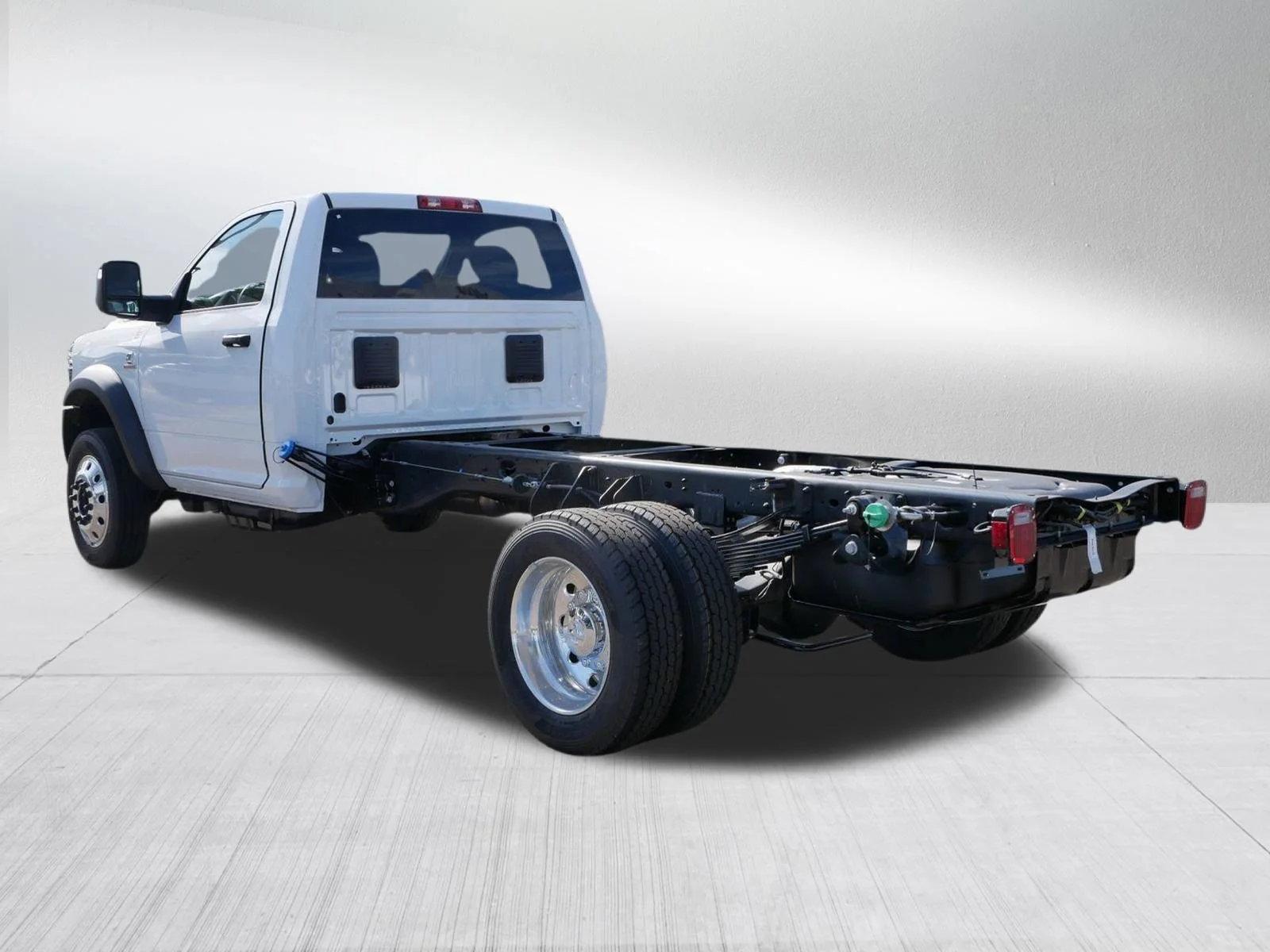 New 2026 Bright White Clear-Coat Exterior Paint RAM Tradesman image 5