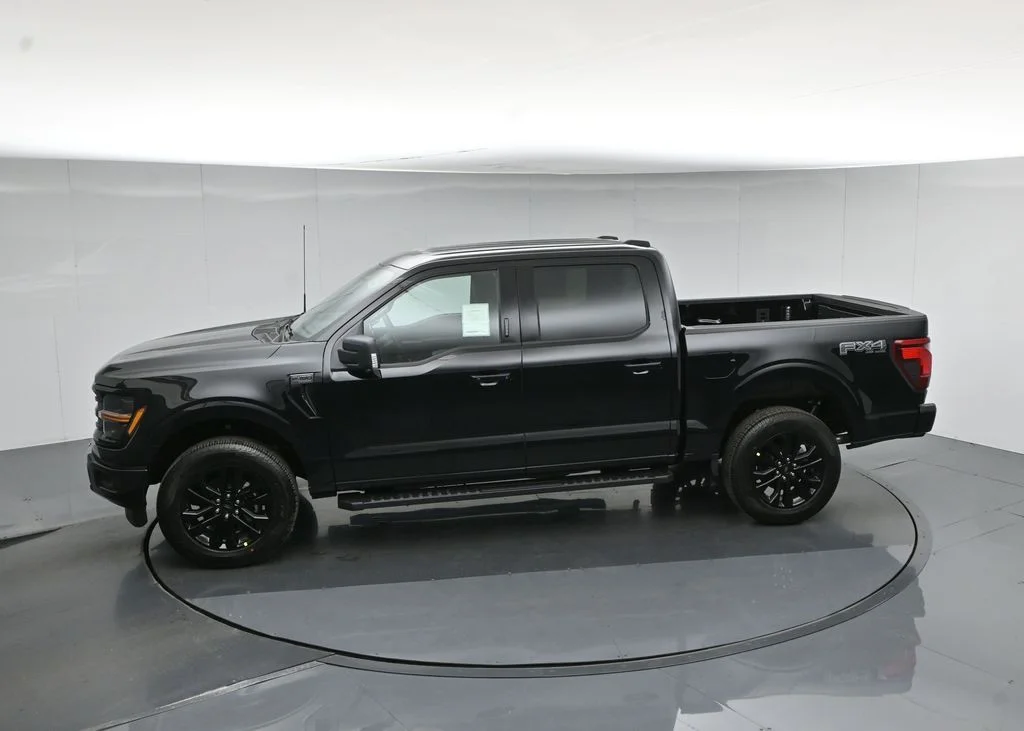 New 2026 Agate Black Metallic Ford XLT image 44