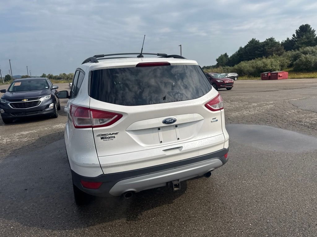 Used 2013 White Platinum Ford SE image 17