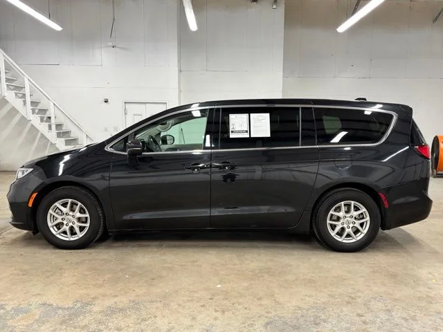 Used 2023 Black Chrysler Touring L image 4