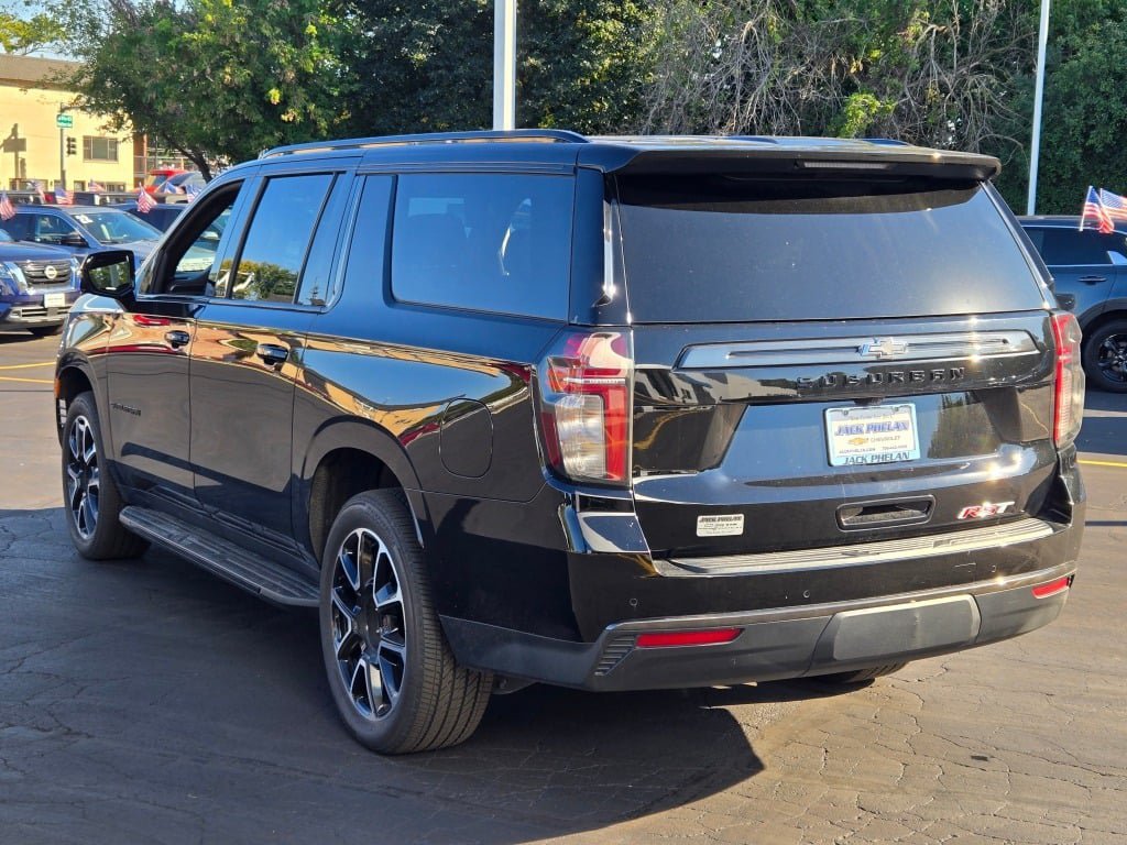 2021 Chevrolet Suburban RST - Photo 18