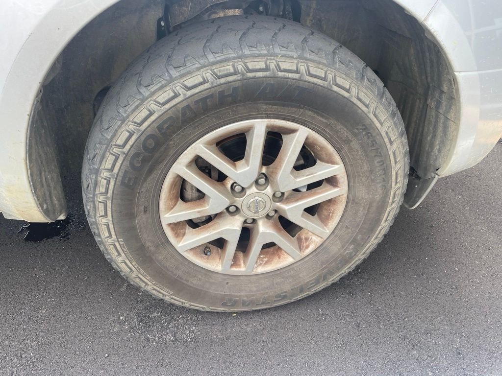Used 2014 Silver Nissan SV image 12