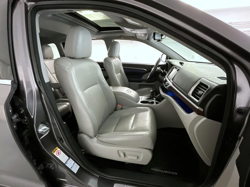 2016 Toyota Highlander Limited - Photo 15
