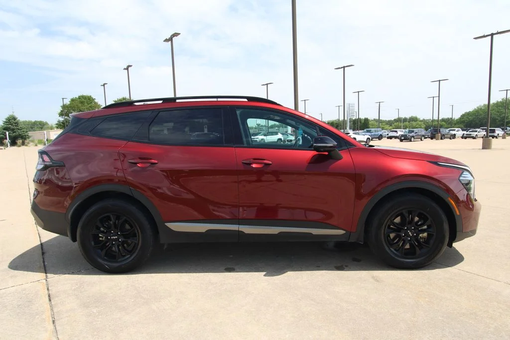 Used 2023 Red Kia X-Pro Prestige image 4