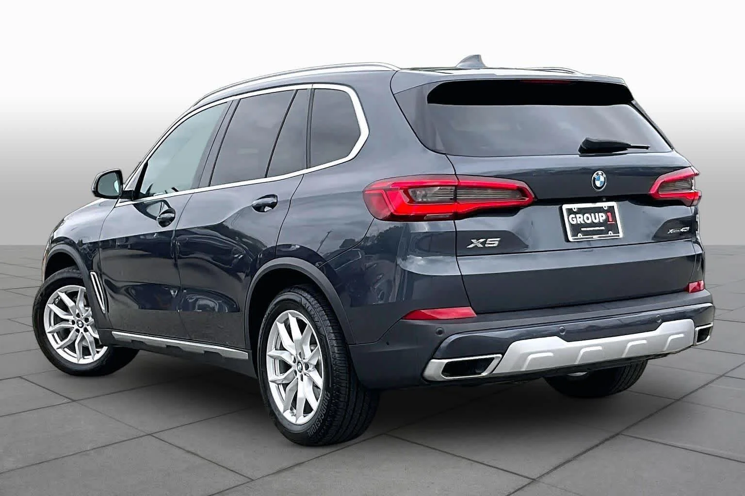 Used 2019 Arctic Gray Metallic BMW xDrive40i image 11