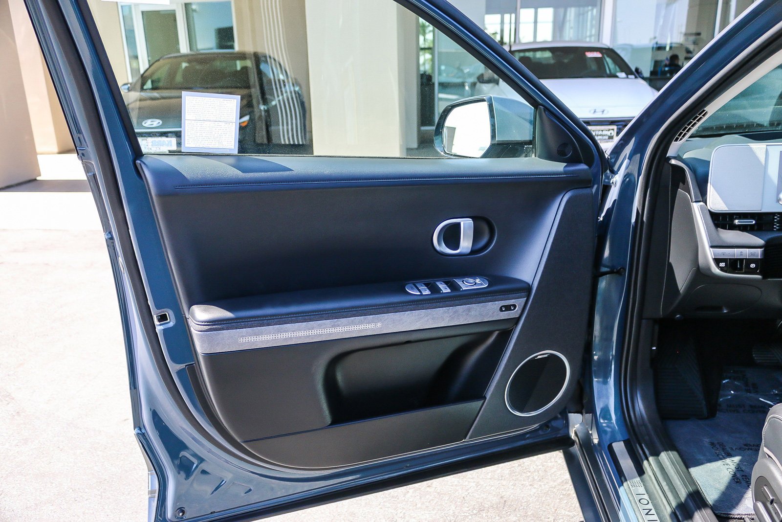2024 Hyundai IONIQ 5 Limited - Photo 25
