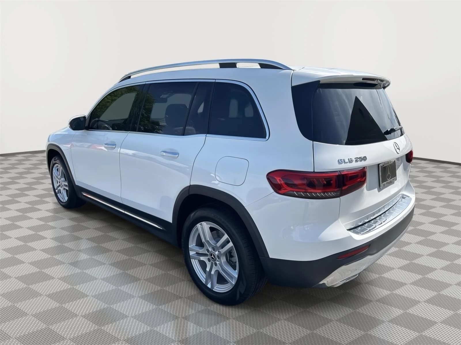 Used 2022 Polar White Mercedes-Benz GLB 250 image 5
