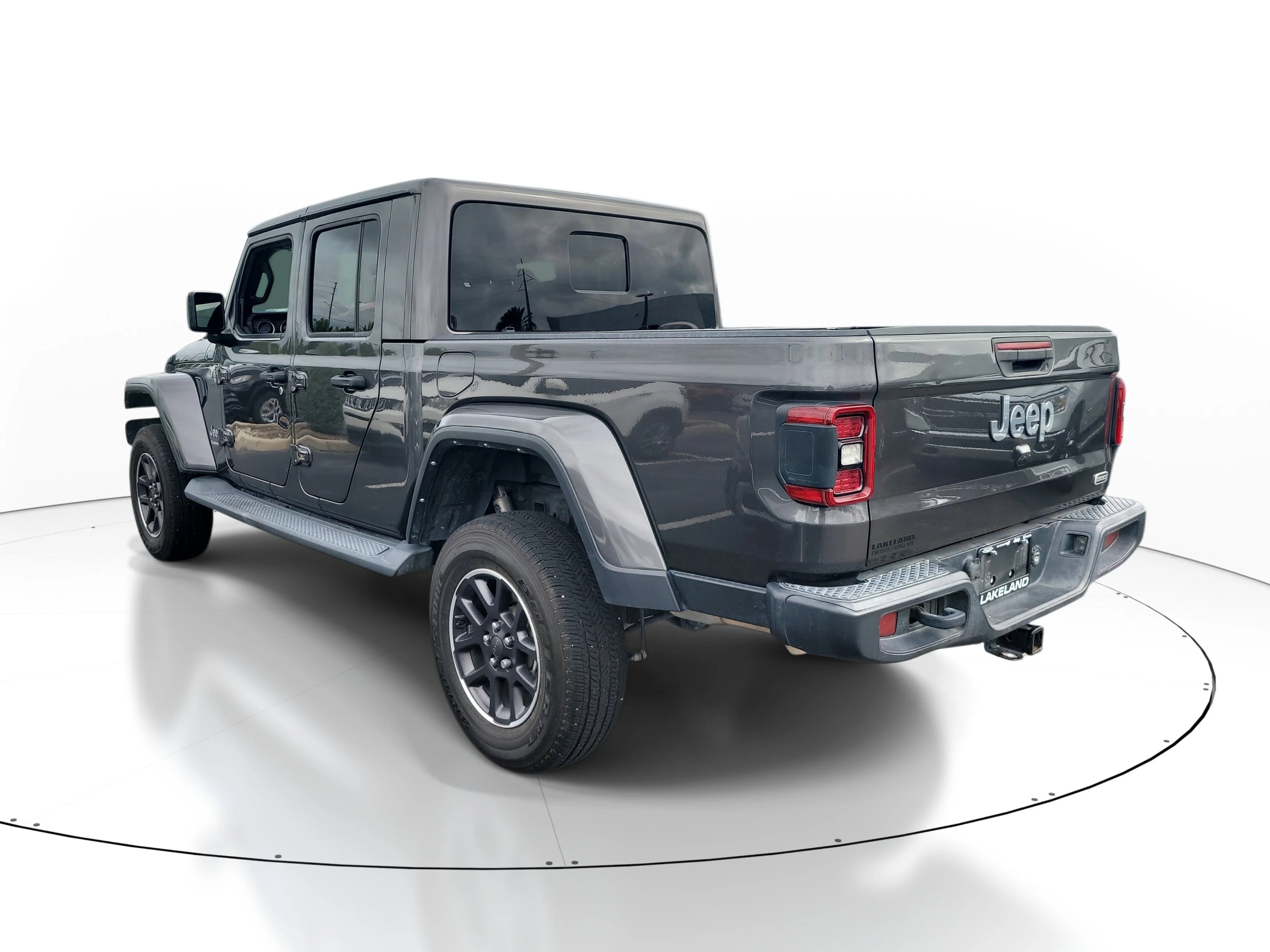 Used 2022 Granite Crystal Metallic Clearcoat Jeep Overland image 6