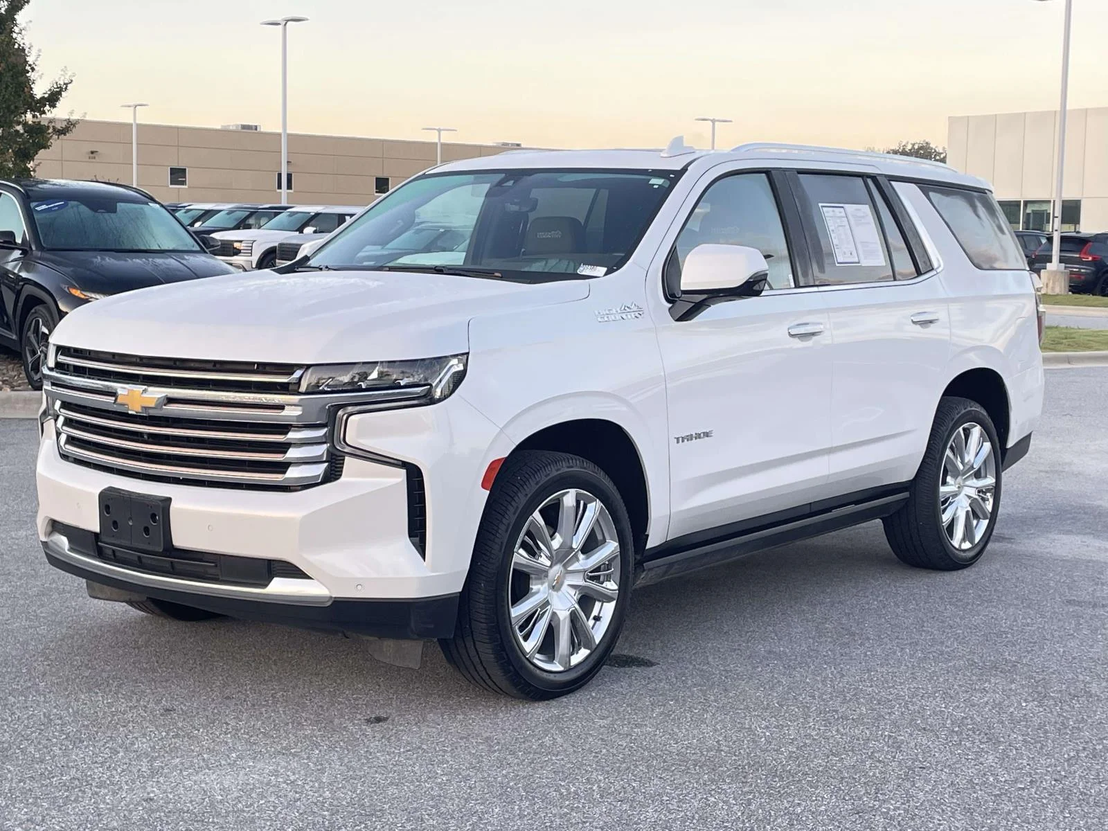 Used 2022 Iridescent Pearl Tricoat Chevrolet High Country image 22