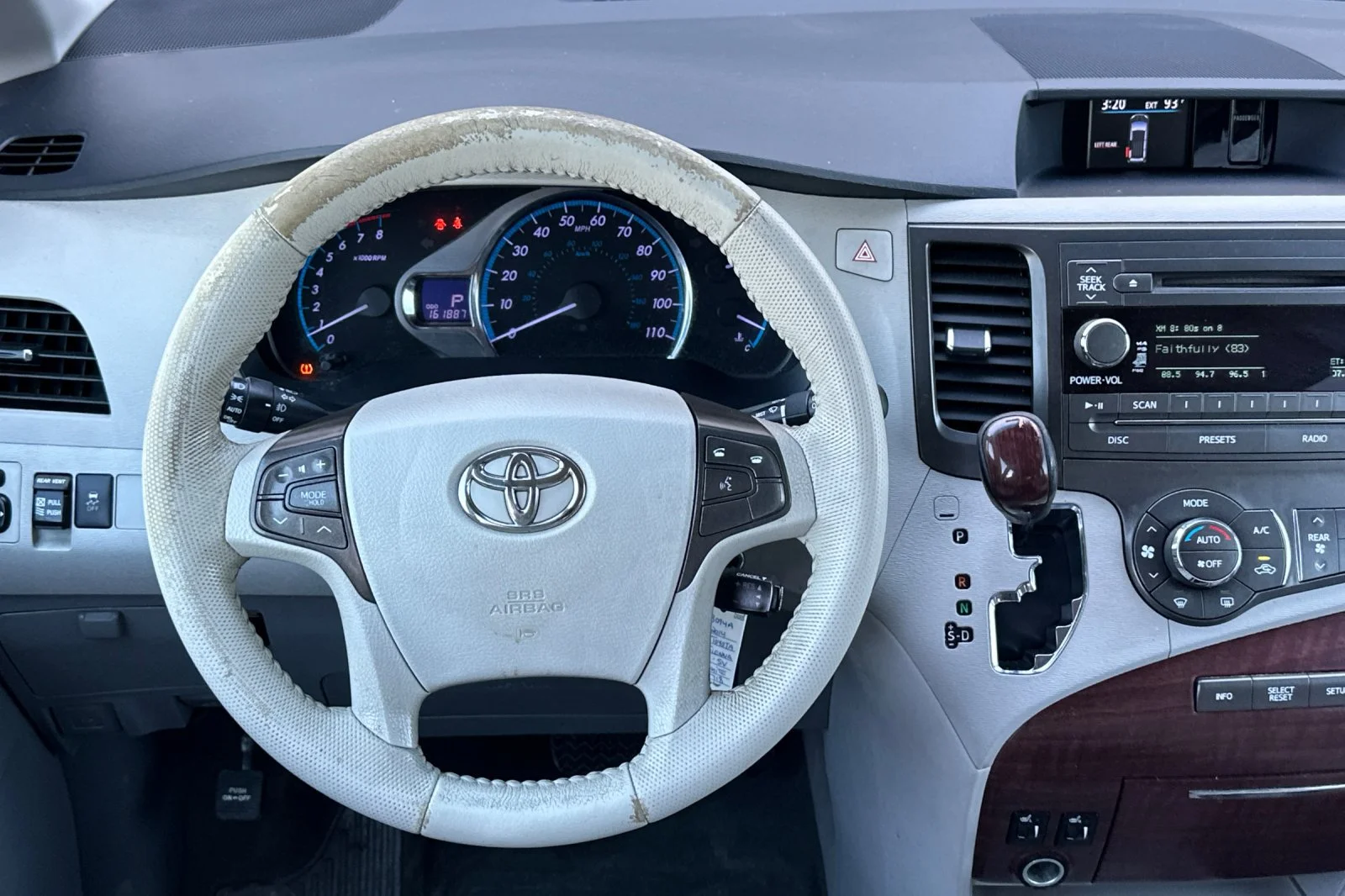 Used 2014 Super White Toyota XLE image 14
