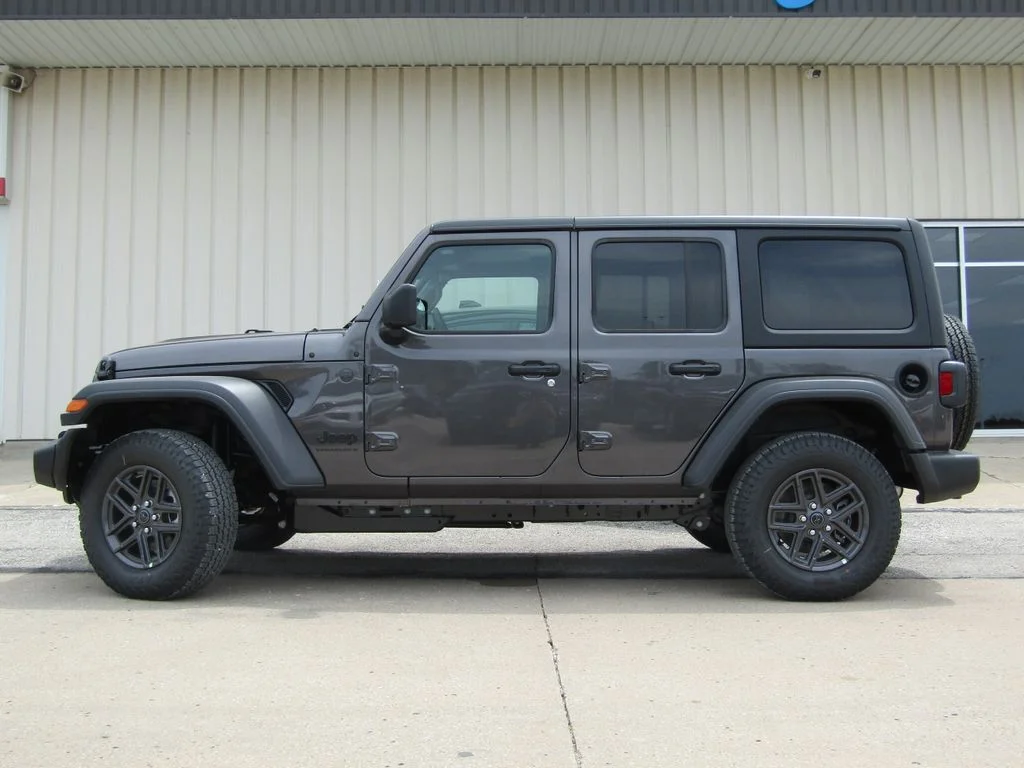New 2026 granite crystal metallic clearcoat Jeep Sport RHD image 11