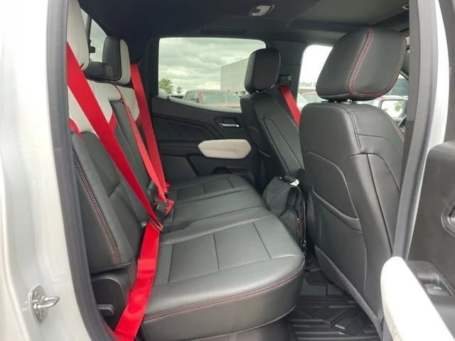 2026 GMC Canyon AT4X - Photo 17