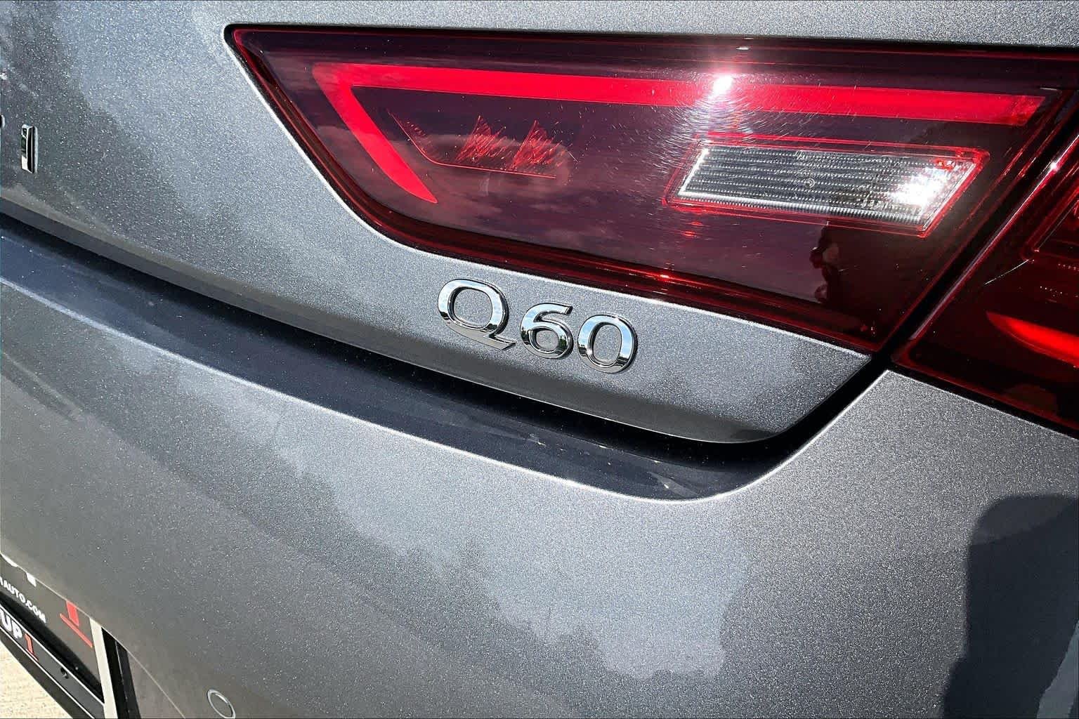 Used 2022 Graphite Shadow INFINITI LUXE image 8