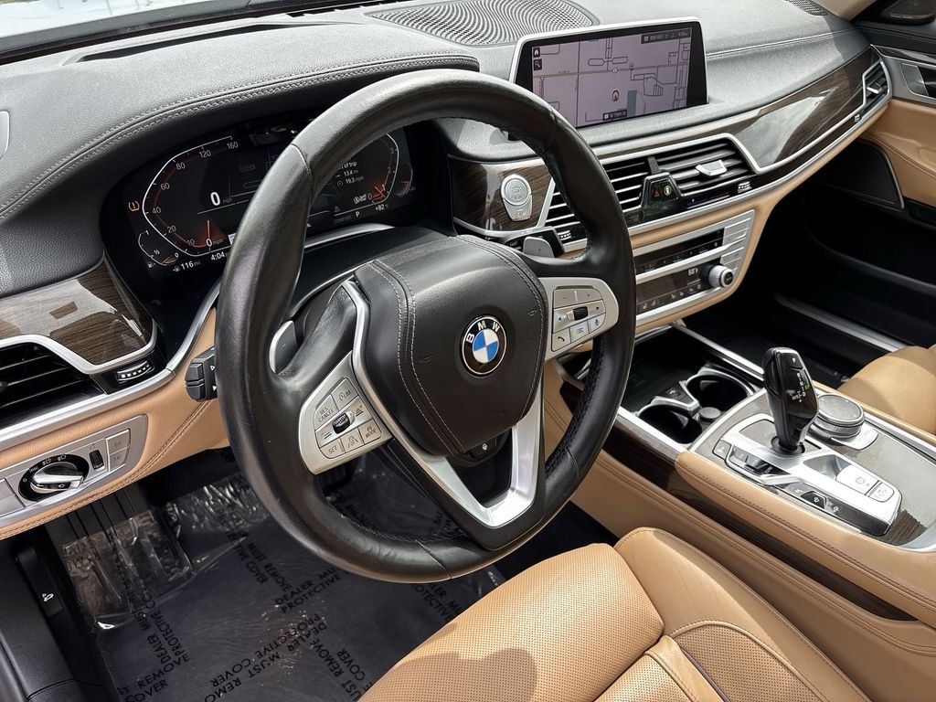 Used 2022 Black BMW 750i xDrive image 11