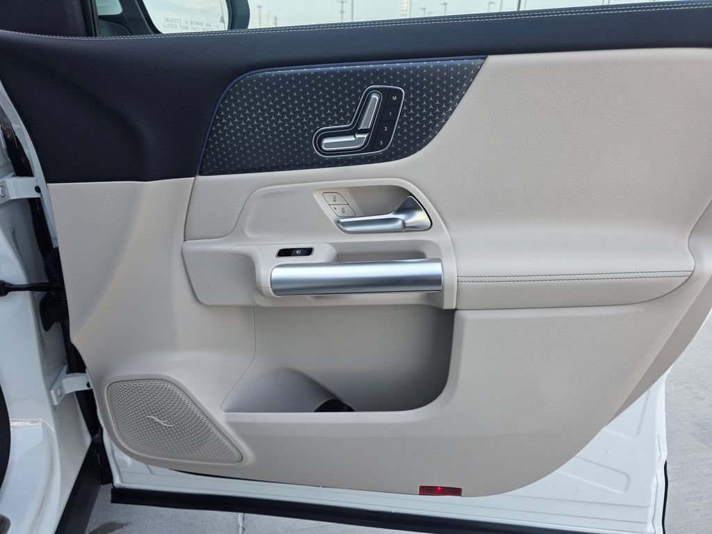 New 2026 Polar White Mercedes-Benz GLA 250 image 46