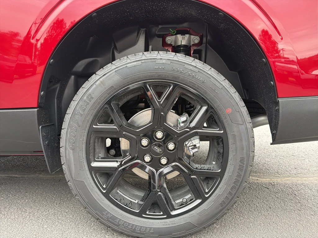 New 2026 Ruby Red Metallic Tinted Clearcoat Ford XLT image 22