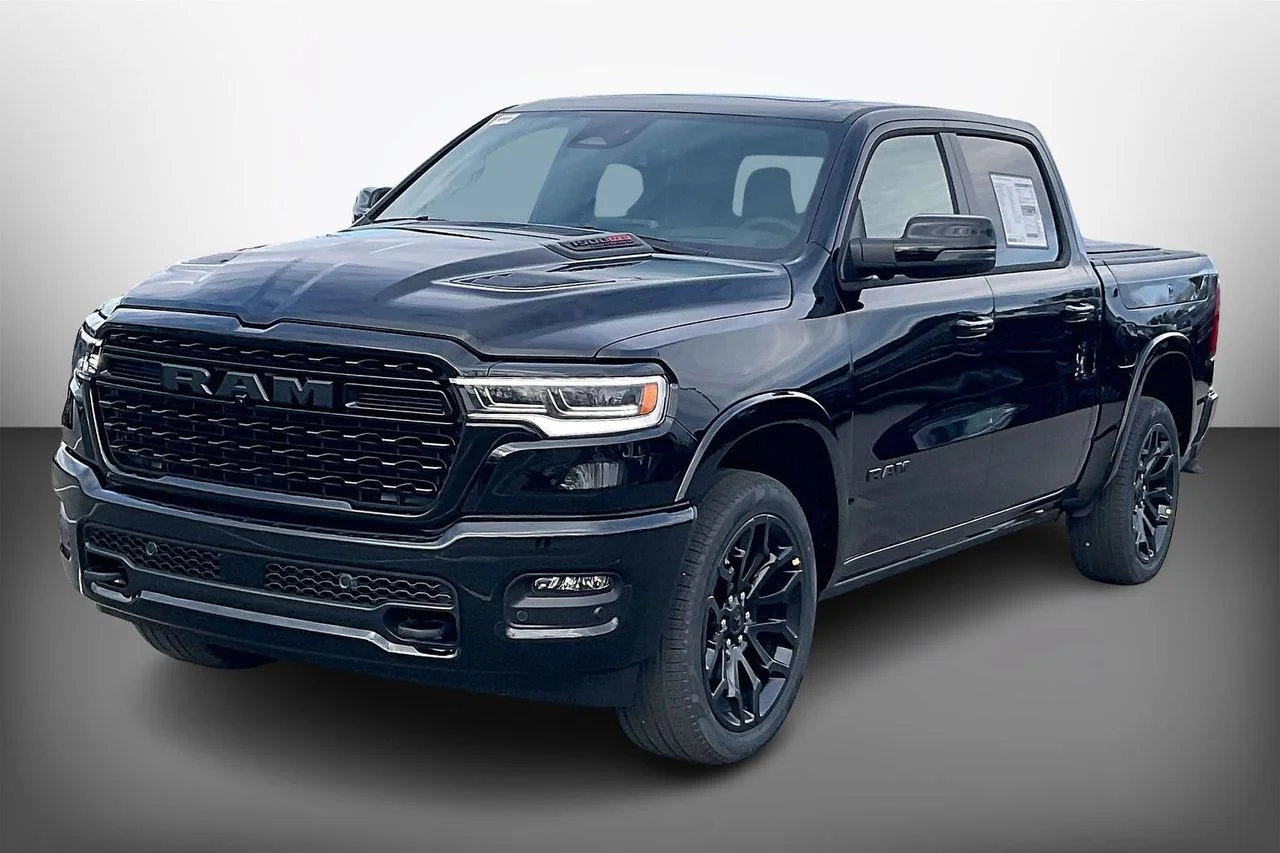 New 2026 Diamond Black Crystal Pearl-Coat Exterior Paint RAM Limited image 4