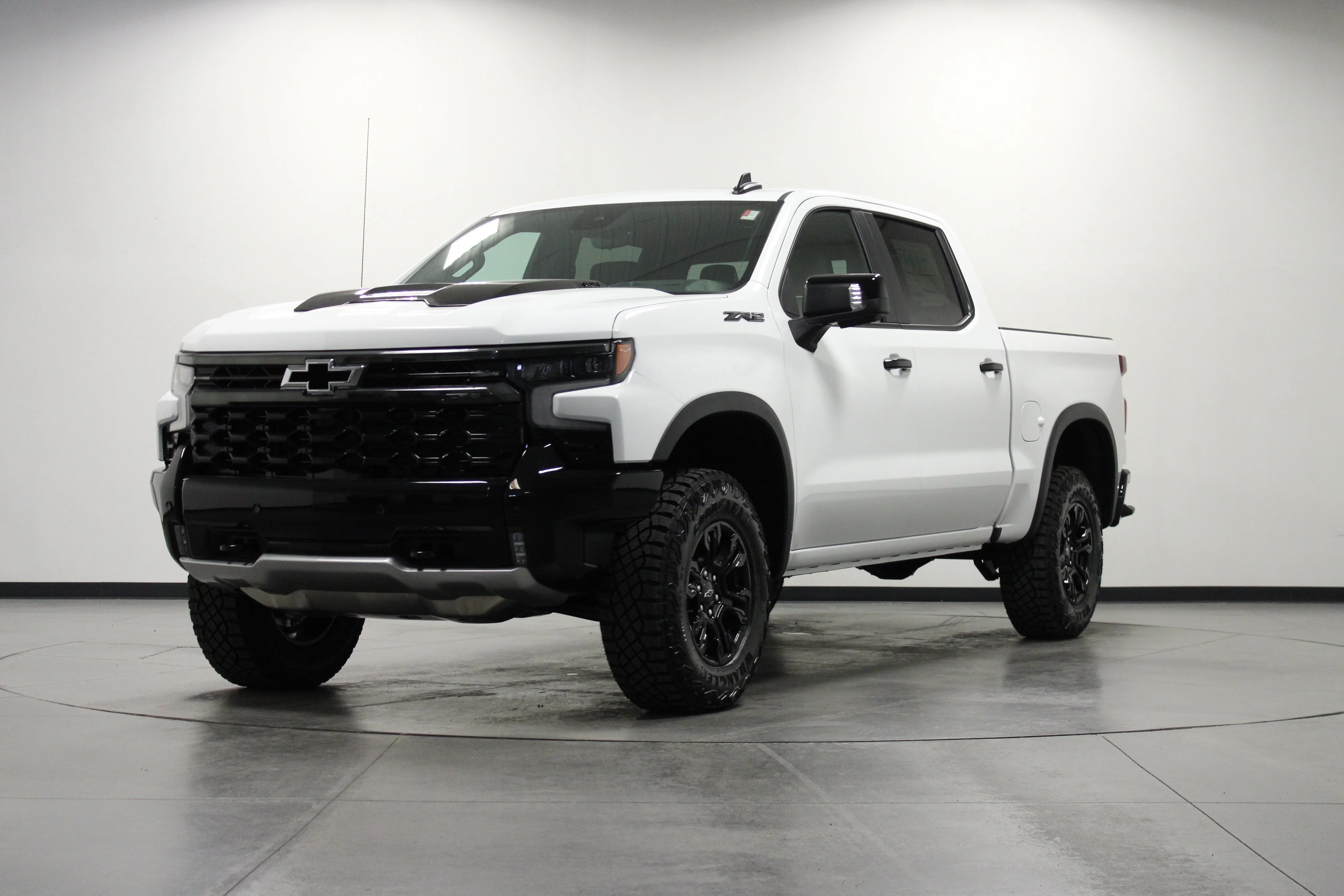 2026 Chevrolet Silverado 1500 ZR2 - Photo 8