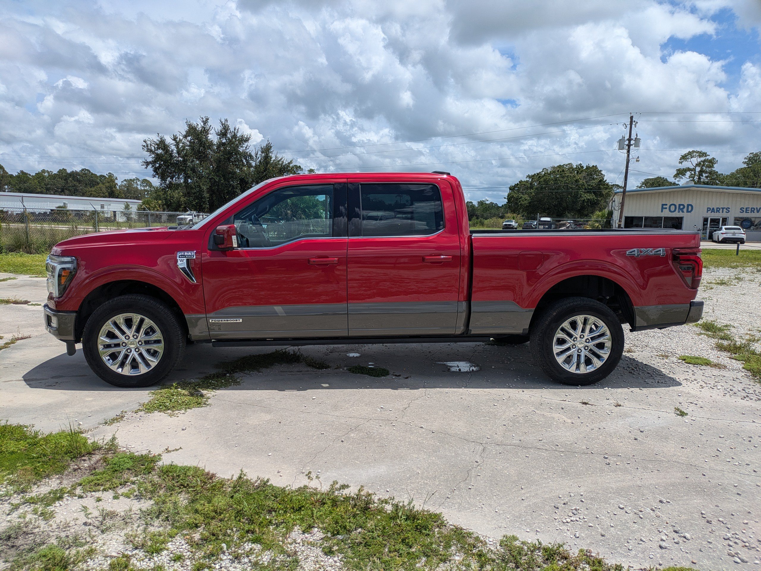 Used 2025  Ford King Ranch image 7