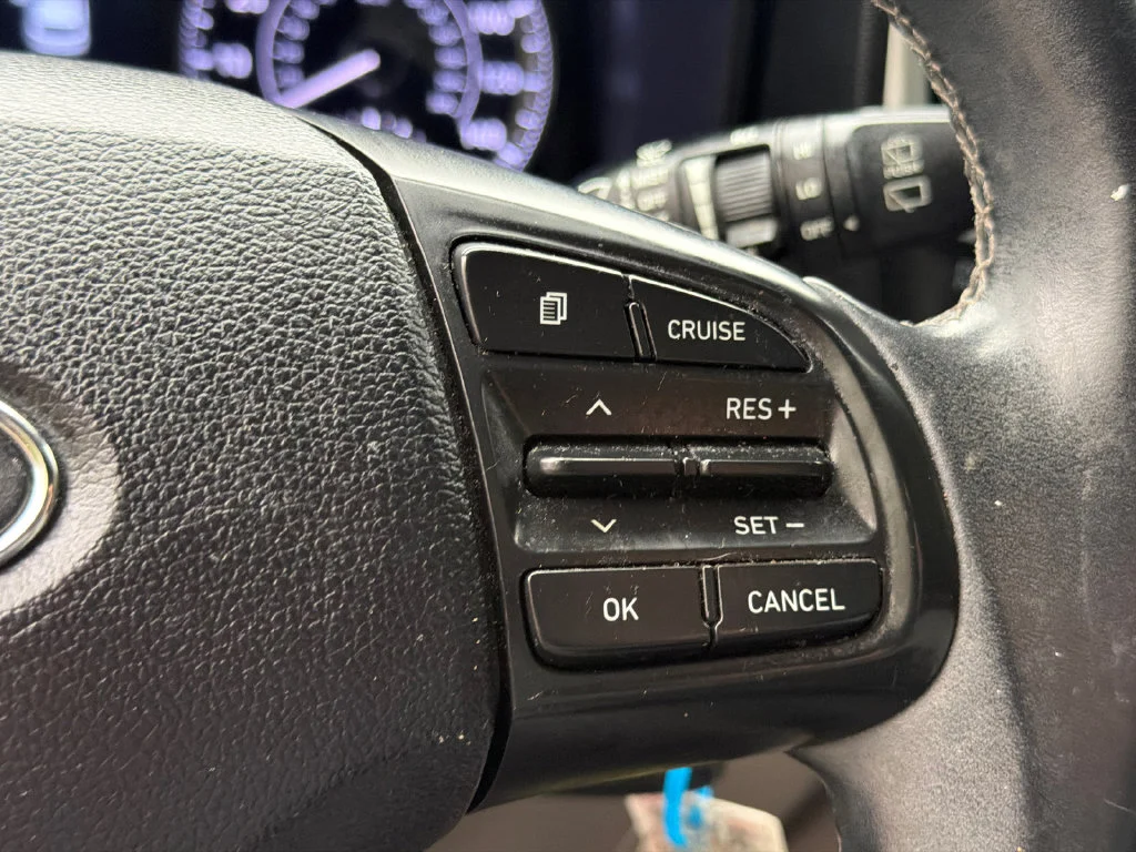 Used 2022 Black Hyundai SEL image 25