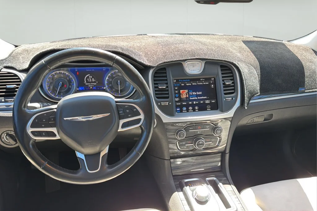 Used 2022 Black Chrysler Touring image 20