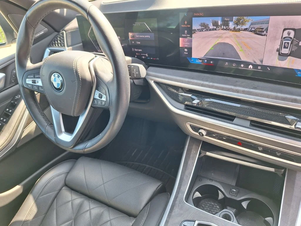 Used 2024 White BMW sDrive40i image 32