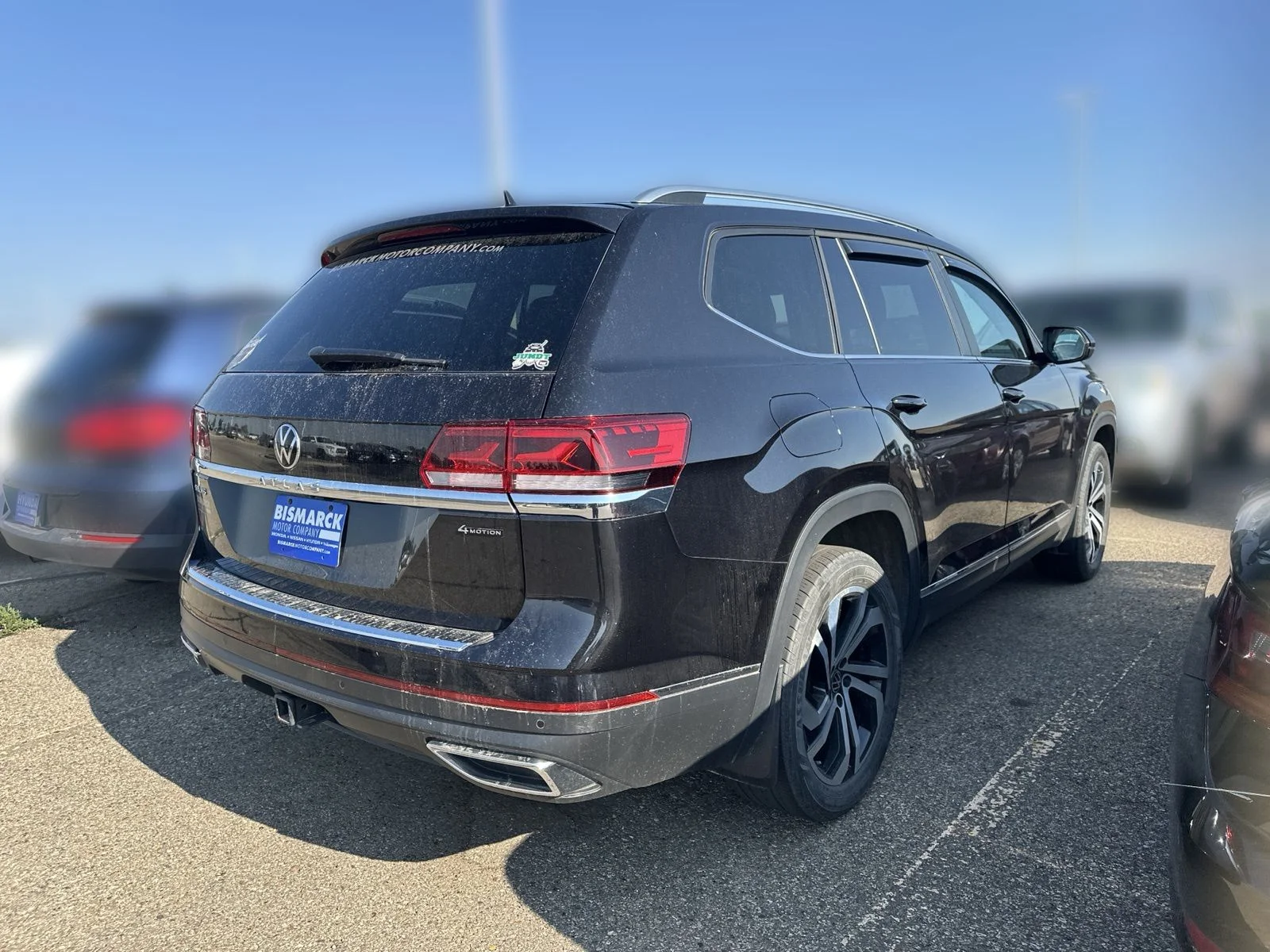 Used 2023  Volkswagen SEL image 3