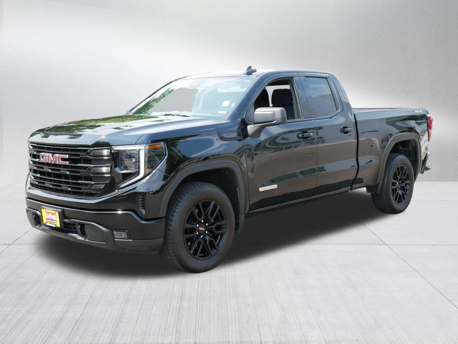 Used 2024 Onyx Black GMC Elevation image 3