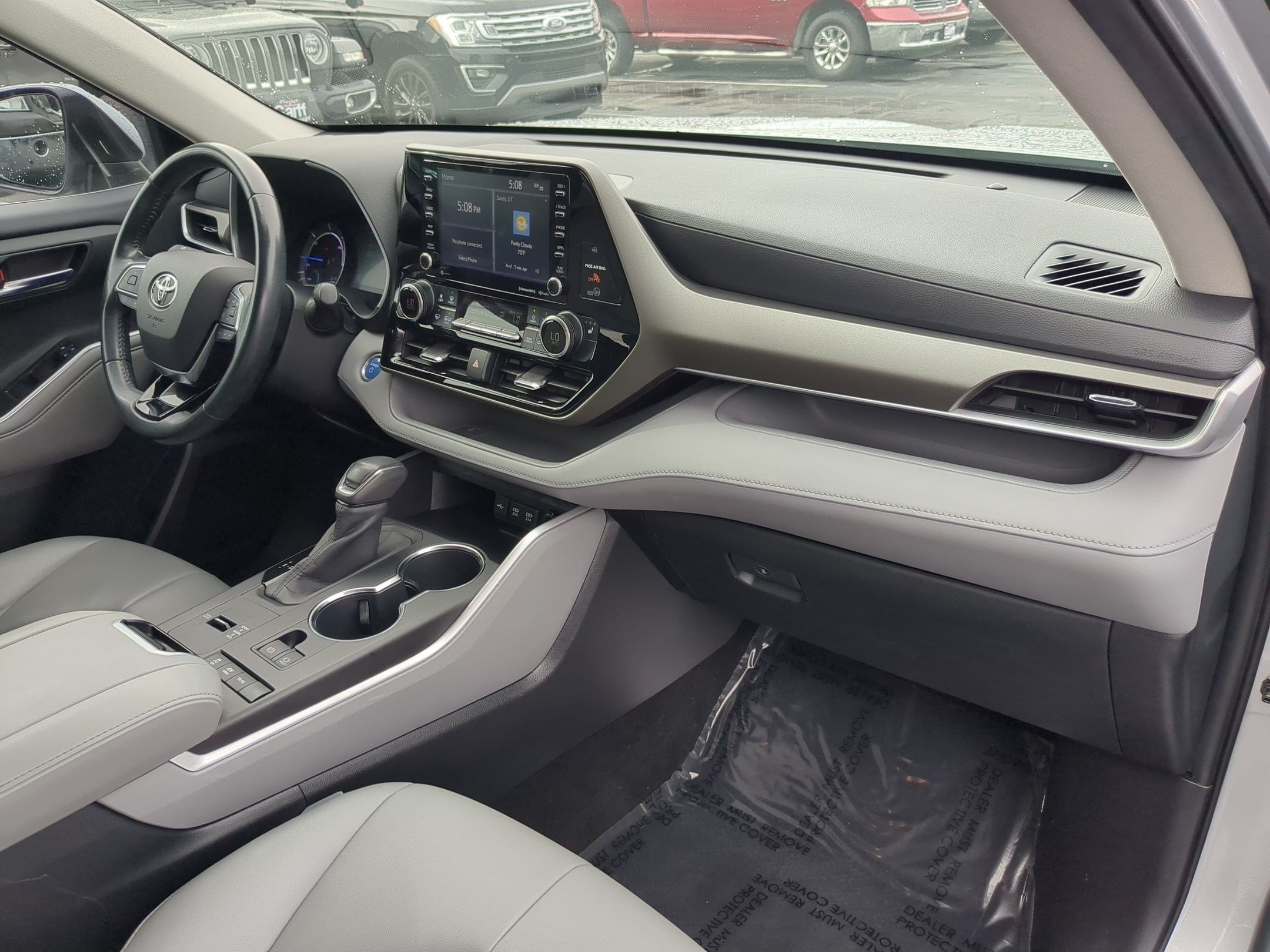 Used 2020 Celestial Silver Metallic Toyota Hybrid XLE image 33