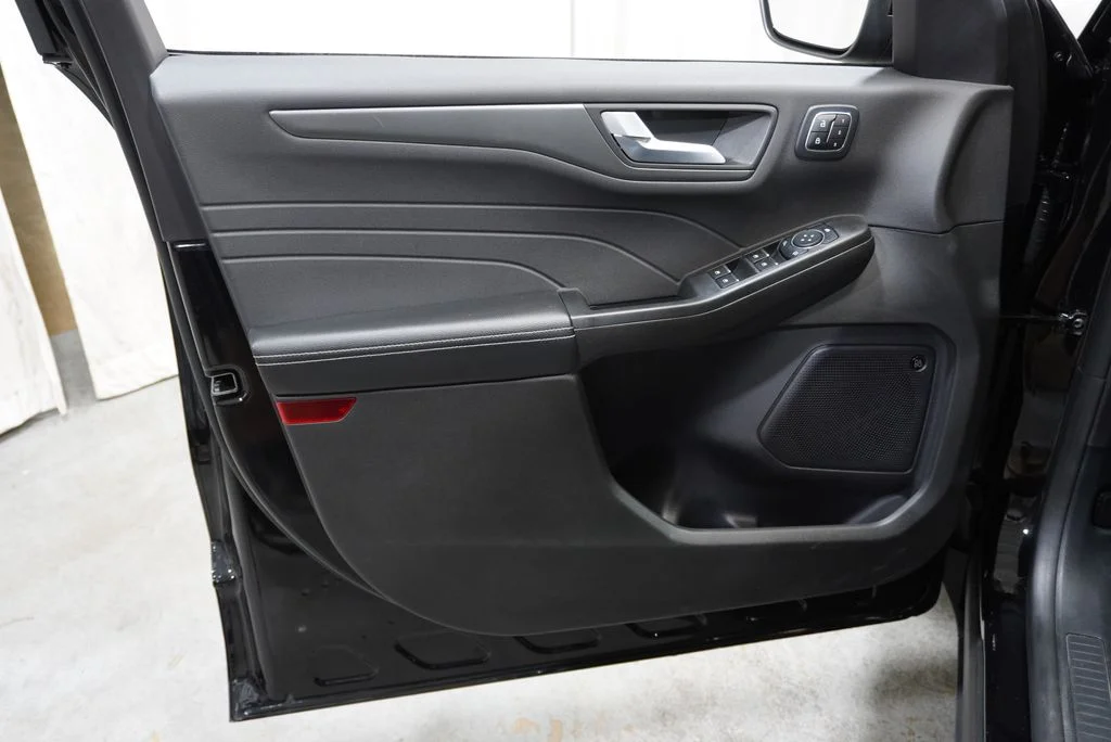 Used 2023 Black Ford Active image 24