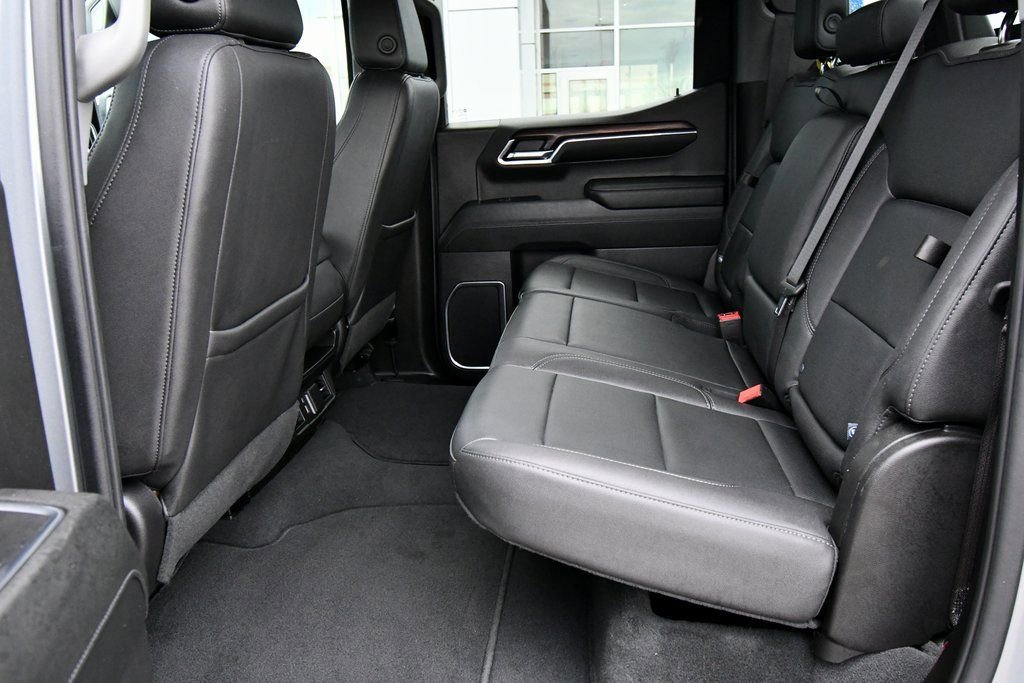 2024 GMC Sierra 1500 SLT - Photo 15