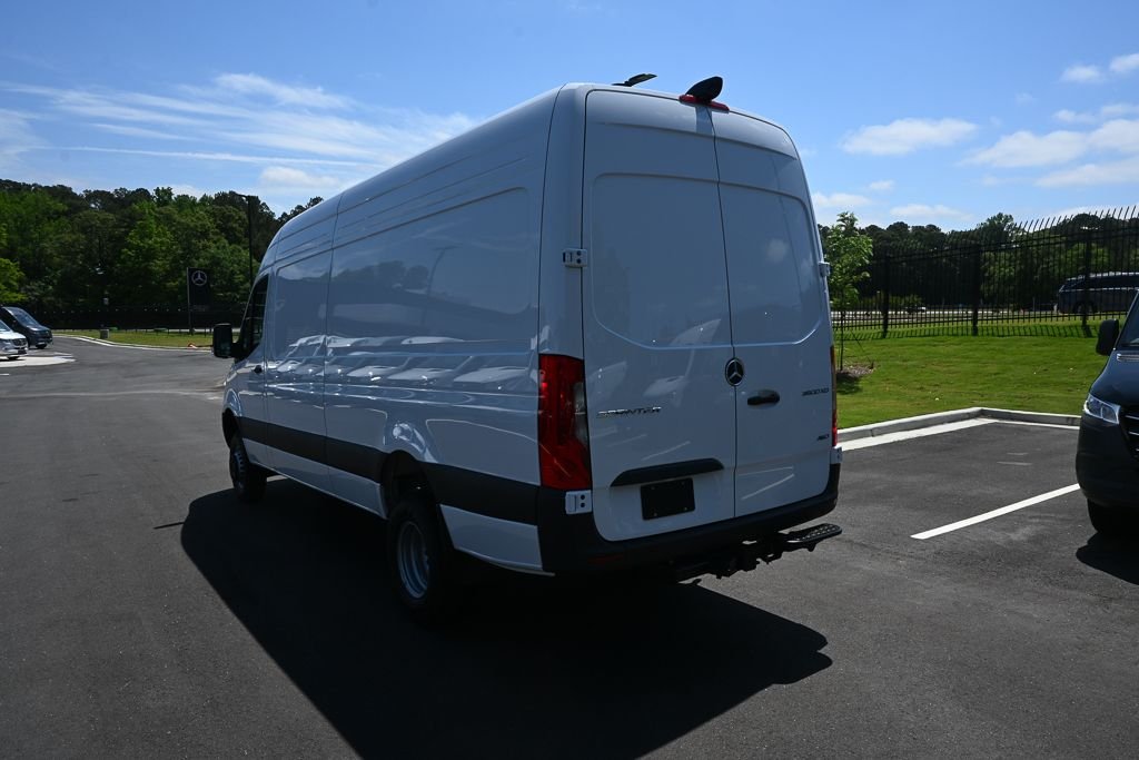 New 2026 Arctic White Mercedes-Benz Cargo 170 WB image 3