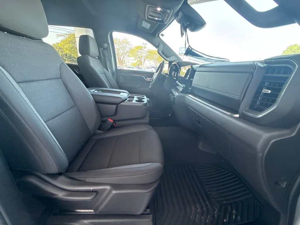Used 2024 Gray Chevrolet LT image 35
