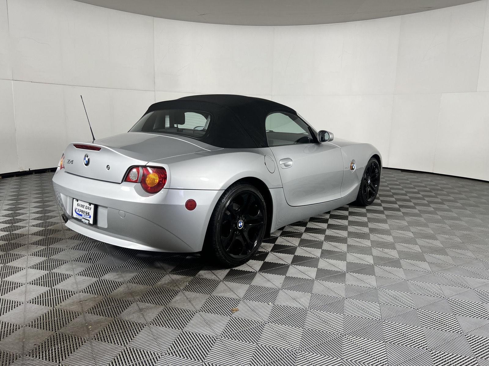 Used 2003  BMW 3.0i image 19