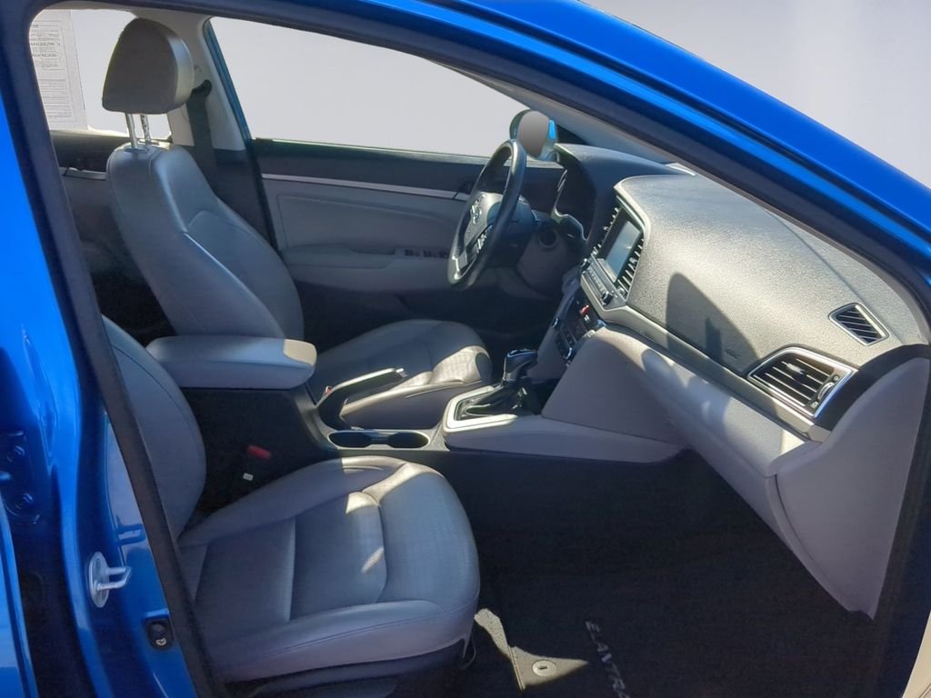 Used 2017 Electric Blue Metallic Hyundai Limited image 19
