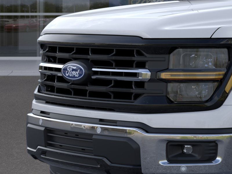 New 2026 Oxford White Ford XLT image 17