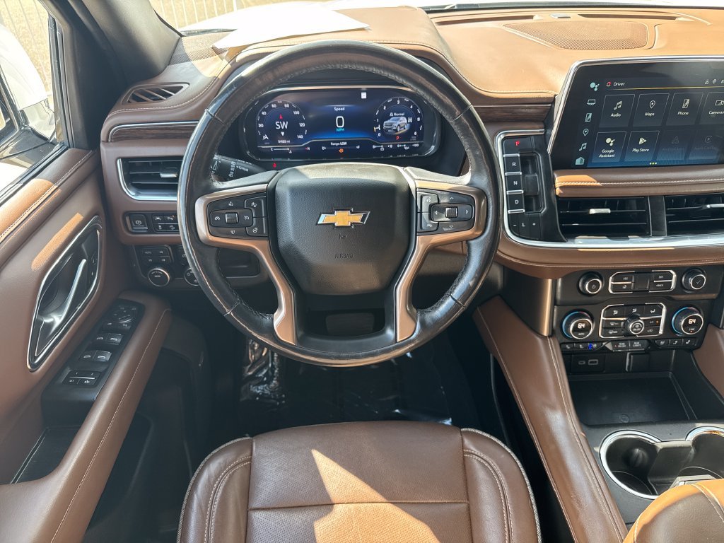 Used 2022 IRIDESCENT PEARL TRICOAT Chevrolet High Country image 12
