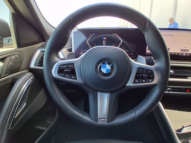 Used 2025 Black BMW xDrive40i image 11