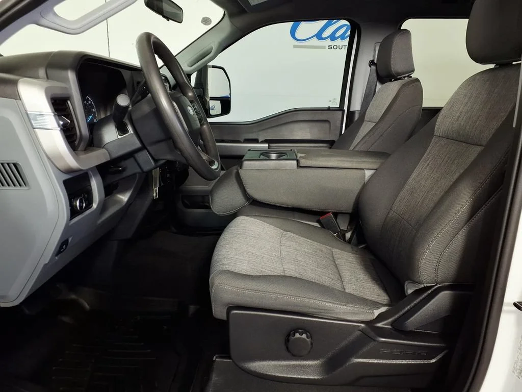 Used 2023 White Ford XL image 9