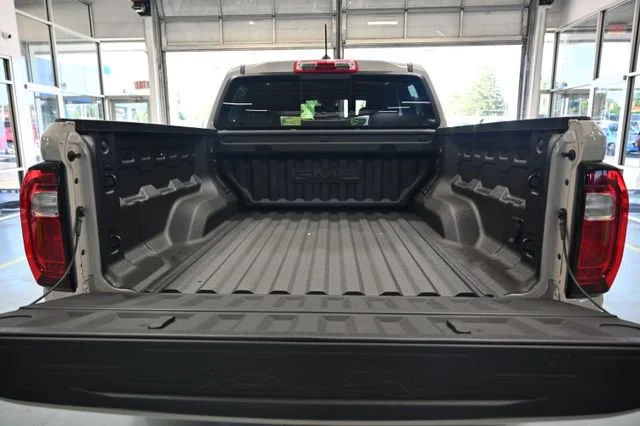 2026 GMC Canyon AT4 - Photo 7
