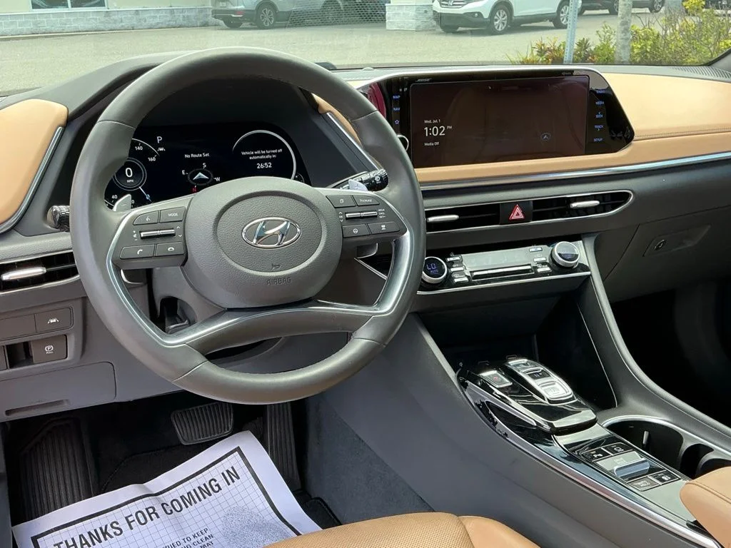 Used 2020 Red Hyundai Limited image 34