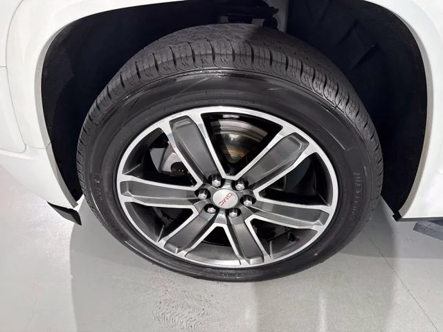 Used 2018 White GMC Denali image 4