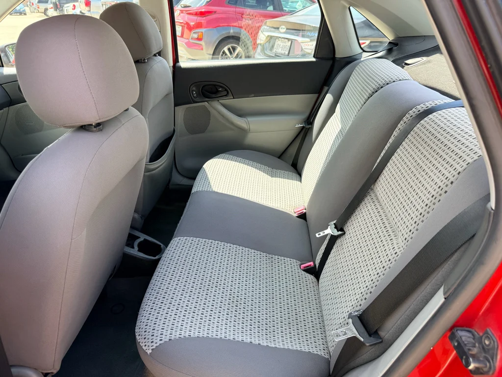 Used 2006 Infra-Red Clearcoat Ford SE image 20