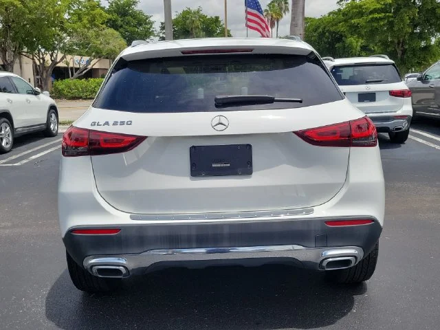 Used 2022 White Mercedes-Benz GLA 250 image 6