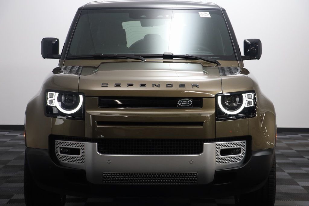 Used 2024 Beige Land Rover SE image 22