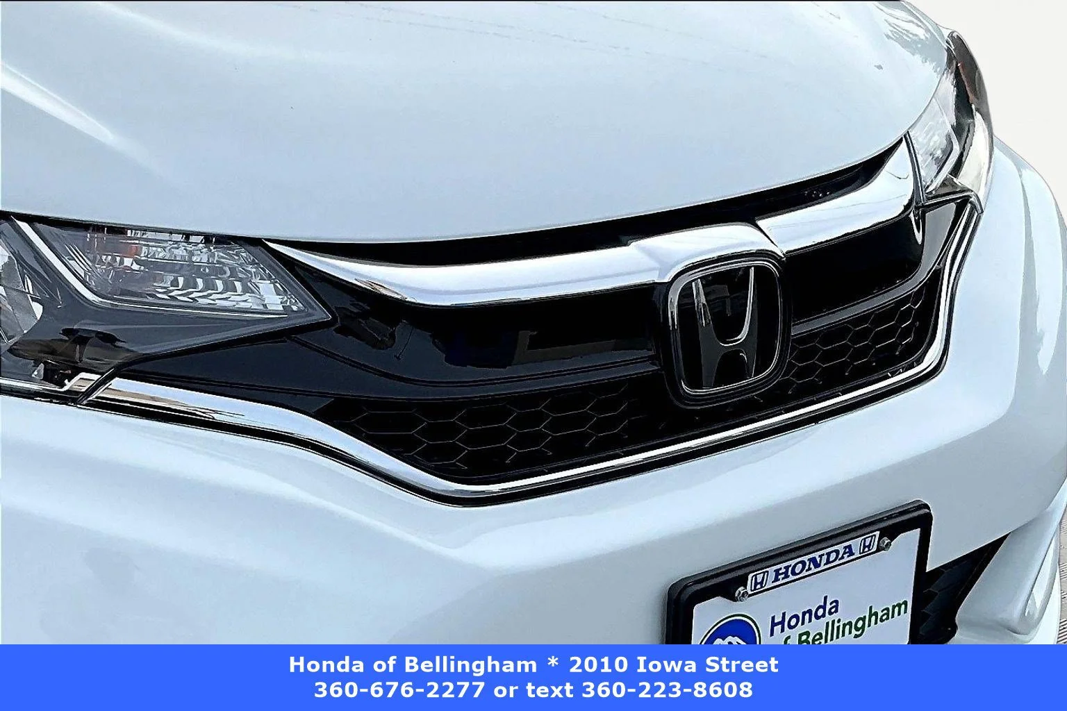 Used 2018 White Honda EX image 30