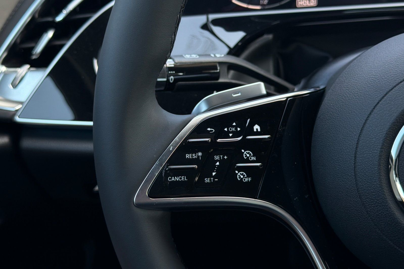 New 2026 MANUFAKTUR Alpine Grey Mercedes-Benz E 350 image 29